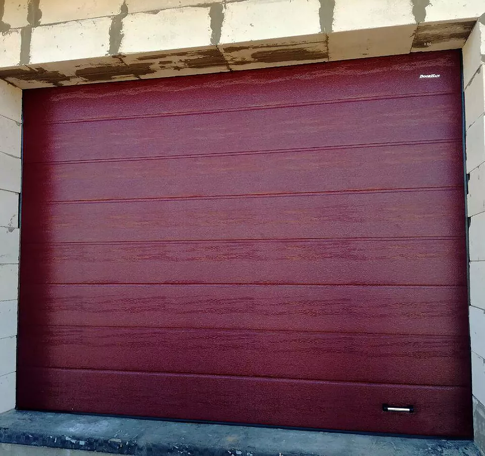 Замер и установка гаражных секционных ворот DoorHan в деревне Козлякевичи